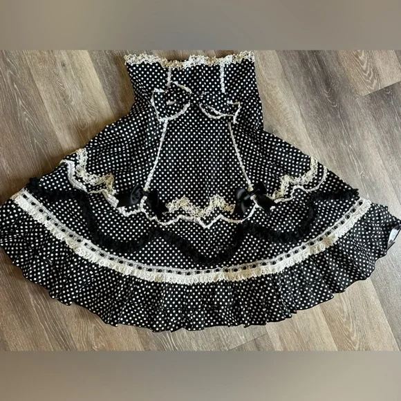 Body Line Lolita Skirt - Picture 3 of 7